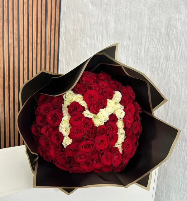 100 Red Roses & Initial