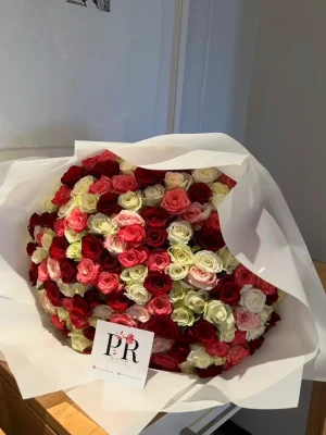 100 Mixed Roses with Hydrangeas & Pink Carnation